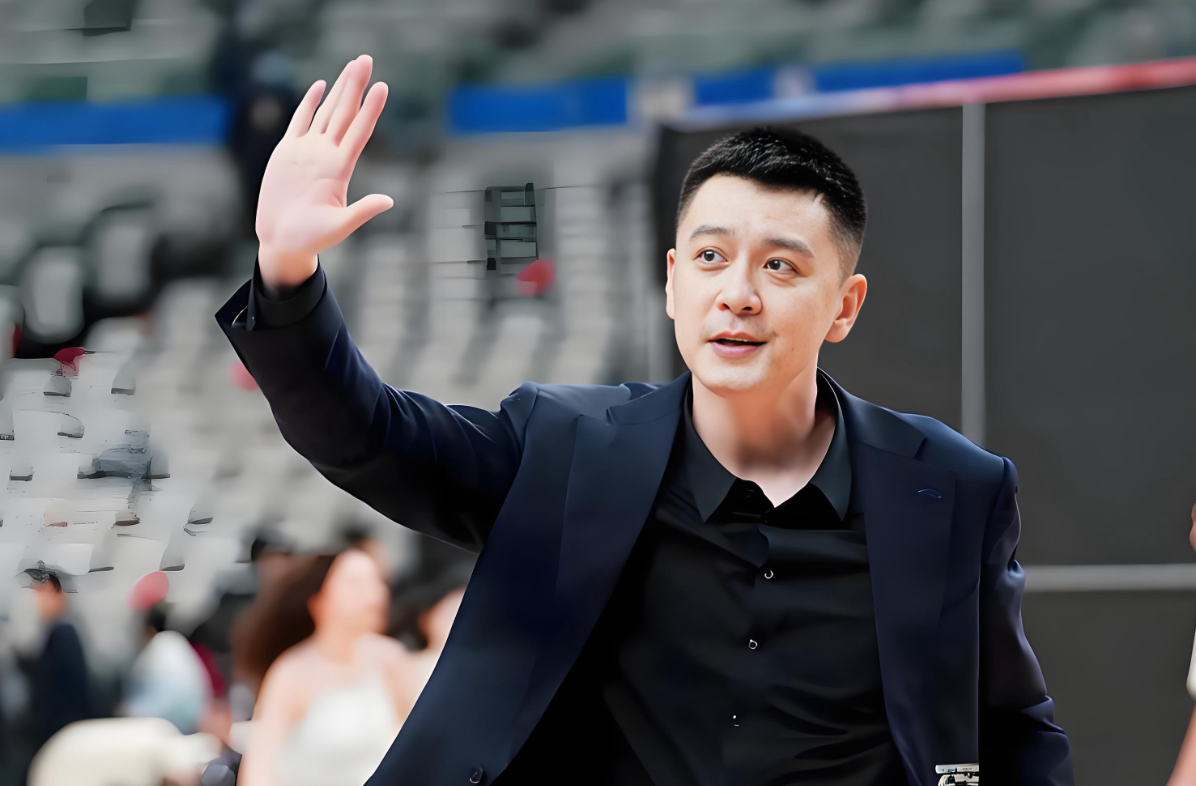 乐鱼体育官网-输青岛16分！杨鸣中肯点评，指出了3大输球的原因